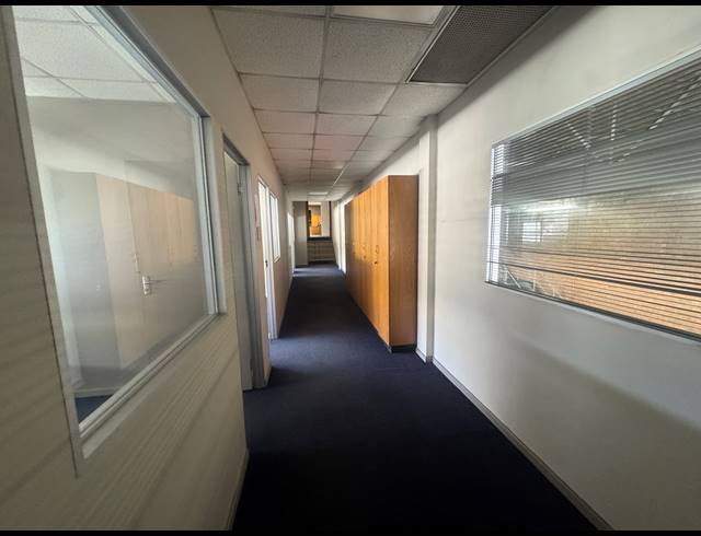 512M² OFFICE TO LET IN WYNBERG